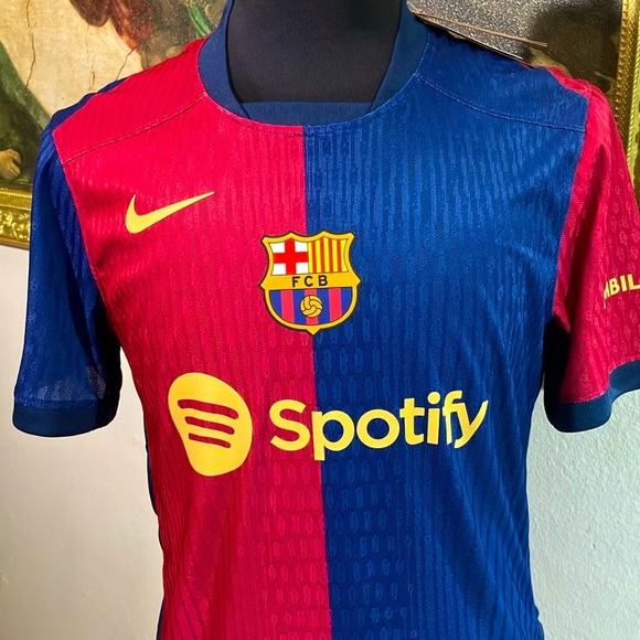 Nike FC Barcelona 2024/25 Match Home
Men's Nike Dri-FIT ADV Soccer Jersey - Picture 11 of 15